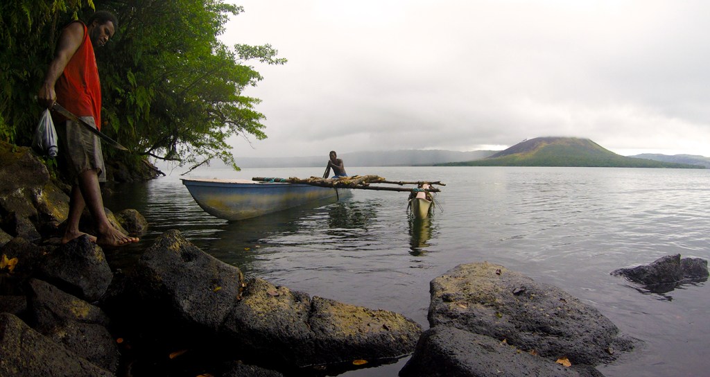 Lac et volcan au coeur de l’île de&nbsp;Gaua